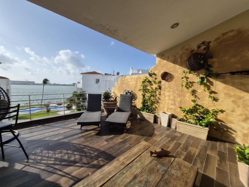 Duplex Penthouse for Sale in Cancun Hotel Zone | Lagoon Views , Quintana Roo 