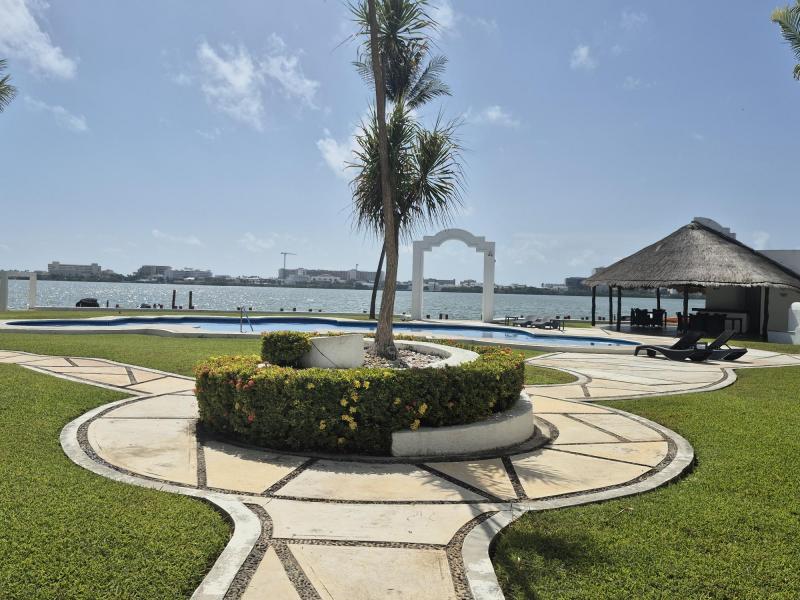 Duplex Penthouse for Sale in Cancun Hotel Zone | Lagoon Views , Quintana Roo 
