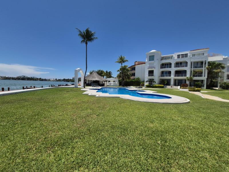 Duplex Penthouse for Sale in Cancun Hotel Zone | Lagoon Views , Quintana Roo 