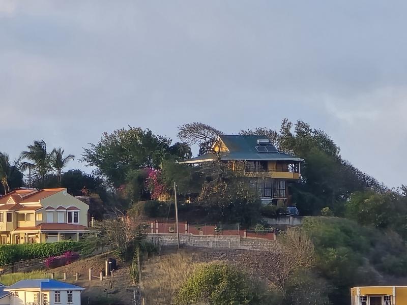 Sunrise Sunset Villa , Gros lset 