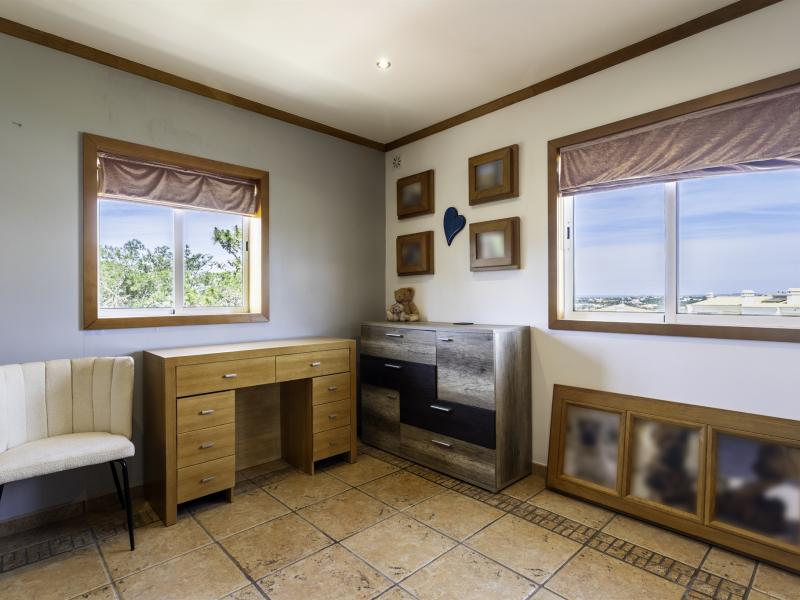 Algarve Villa for Sale in Galé – Coastal Living Near Albufeira , Albufeira 