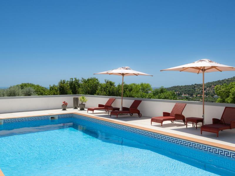 Impressively Spacious Luxury 3 Bedroom Villa in Loulé with Sea Views , Loule 
