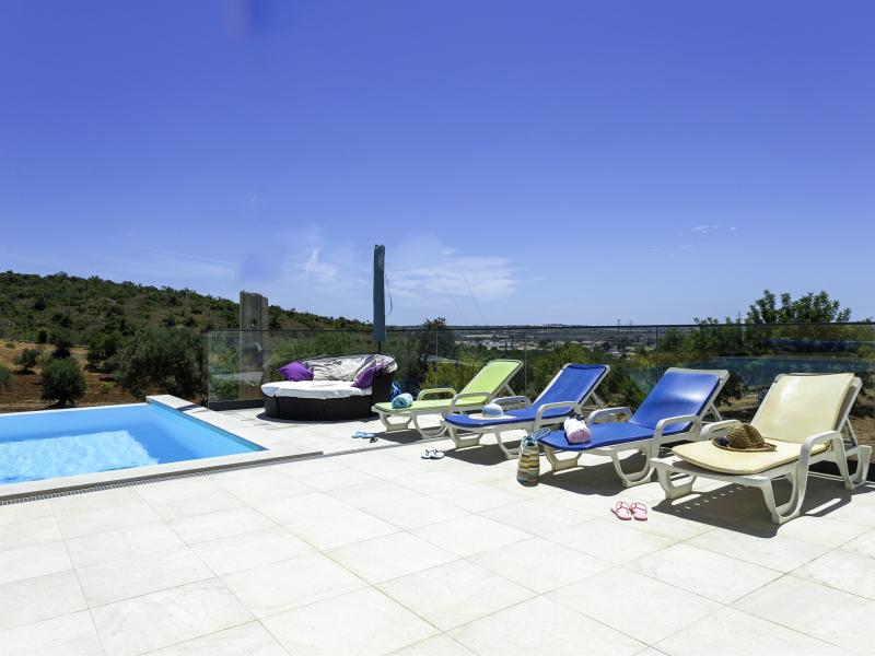 Single Story 4 Bedroom Villa with Large Plot near Paderne , Silves 