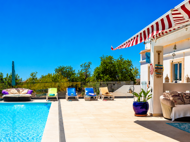 Single Story 4 Bedroom Villa with Large Plot near Paderne , Portugal