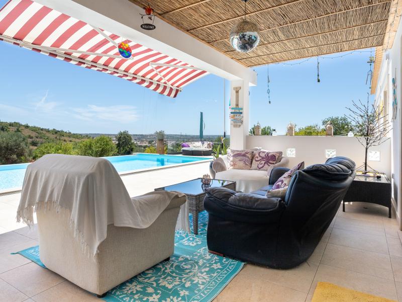 Single Story 4 Bedroom Villa with Large Plot near Paderne , Silves 