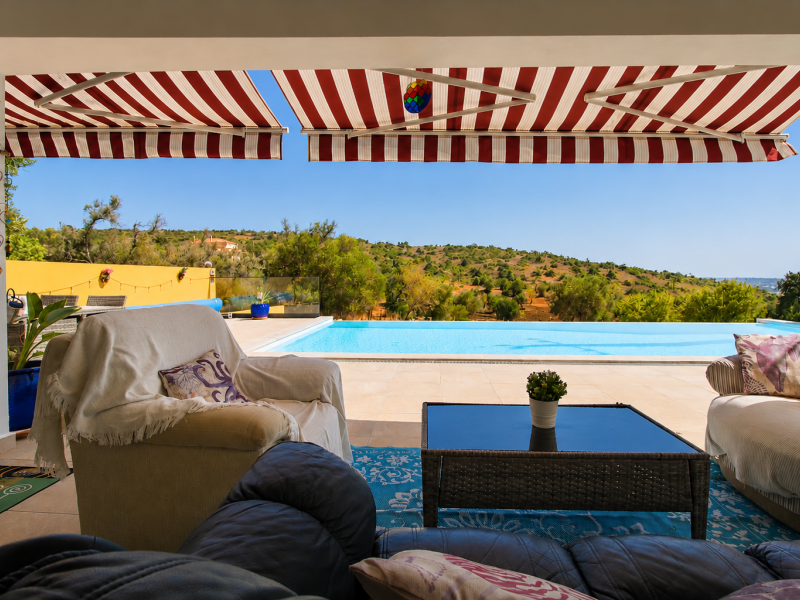 Single Story 4 Bedroom Villa with Large Plot near Paderne , Portugal