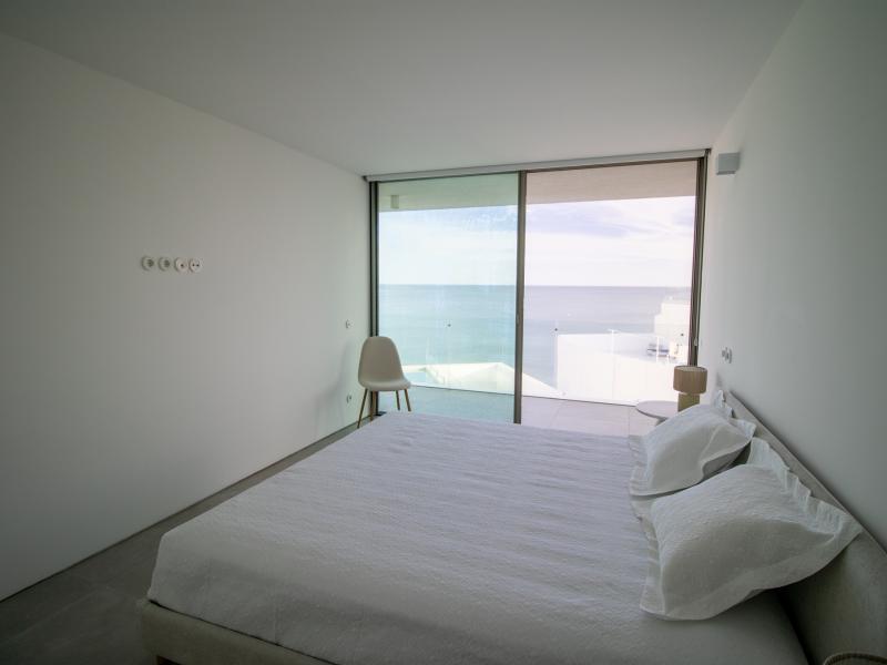 Renovated Contemporary 3-Bedroom Villa , Albufeira 