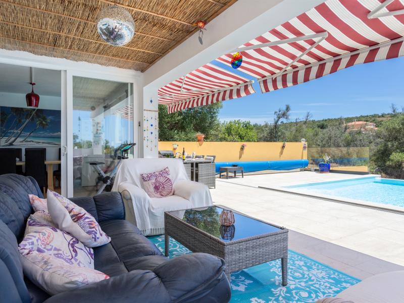 Single Story 4 Bedroom Villa with Large Plot near Paderne , Silves 
