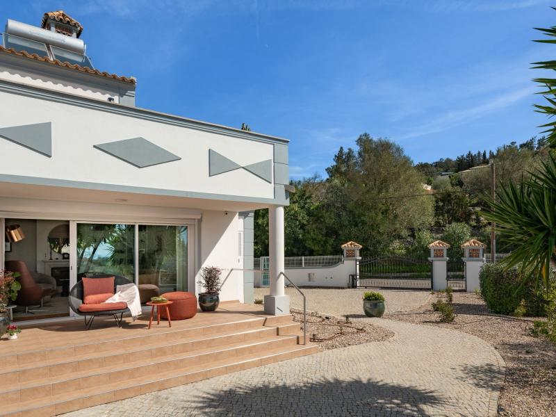 Impressively Spacious Luxury 3 Bedroom Villa in Loulé with Sea Views , Loule 
