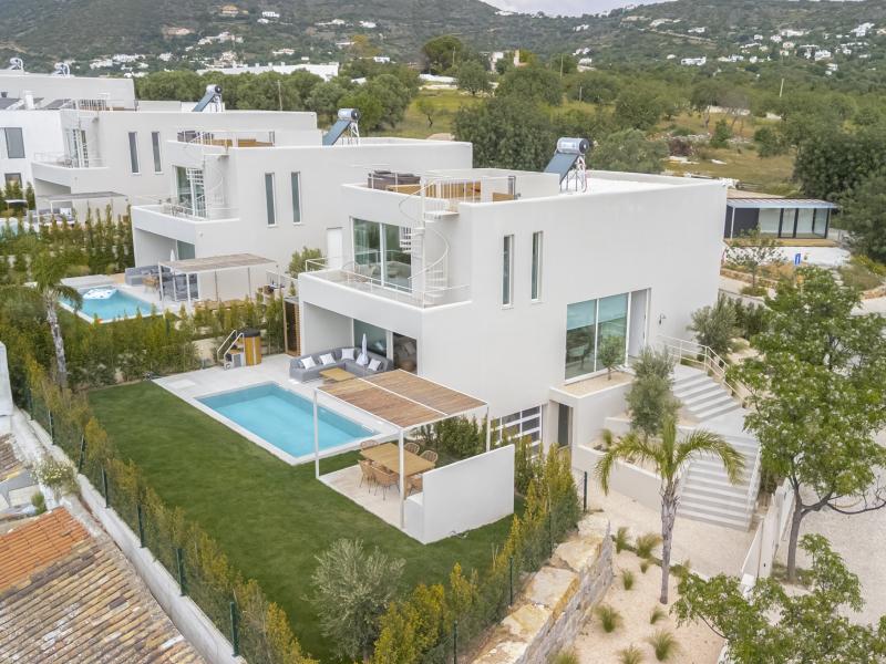 Newly Built Contemporary 3 Bedroom Villa with Sea Views for Sale , Santa Barbara De Nexe 