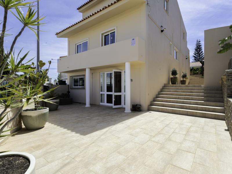 Algarve Villa for Sale in Galé – Coastal Living Near Albufeira | Luxury villa exterior with beautiful architecture and landscaping