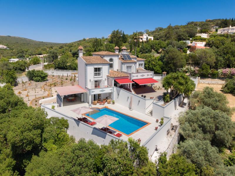Impressively Spacious Luxury 3 Bedroom Villa in Loulé with Sea Views , Loule 