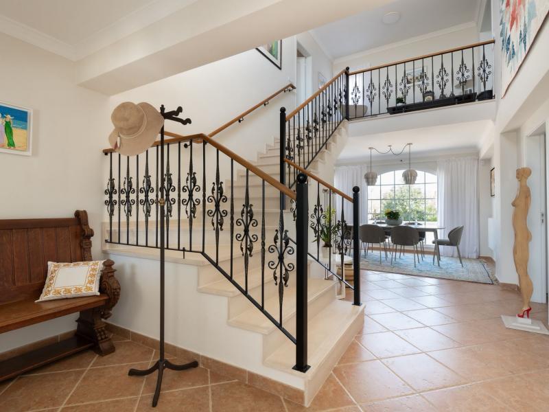 Impressively Spacious Luxury 3 Bedroom Villa in Loulé with Sea Views , Loule 