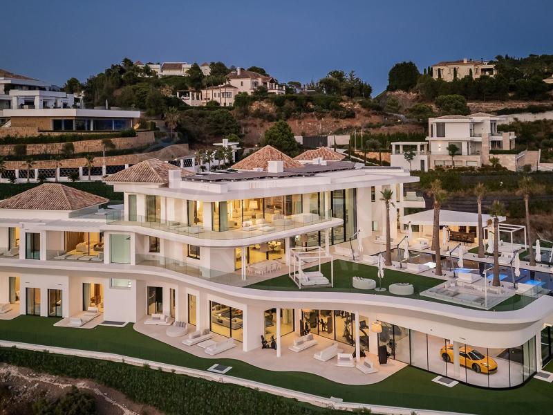 Iconic Luxury Villa for Sale in Benahavís, Andalucía , Benahavis 