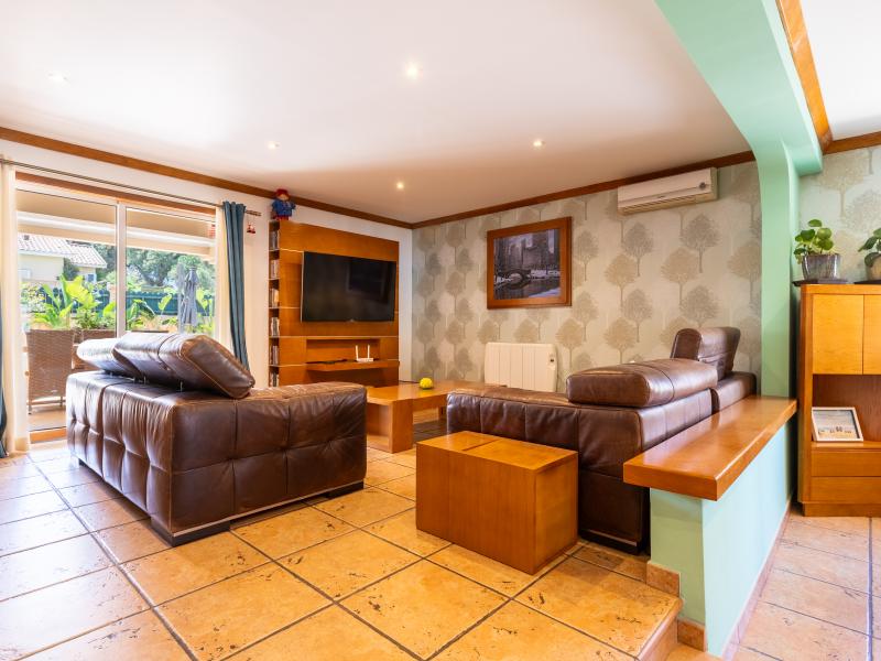 Algarve Villa for Sale in Galé – Coastal Living Near Albufeira | Luxury lounge area of real estate listing