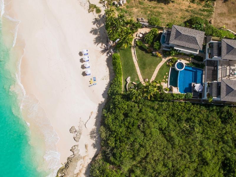 Villa Nevaeh, Beachfront , Long Bay 