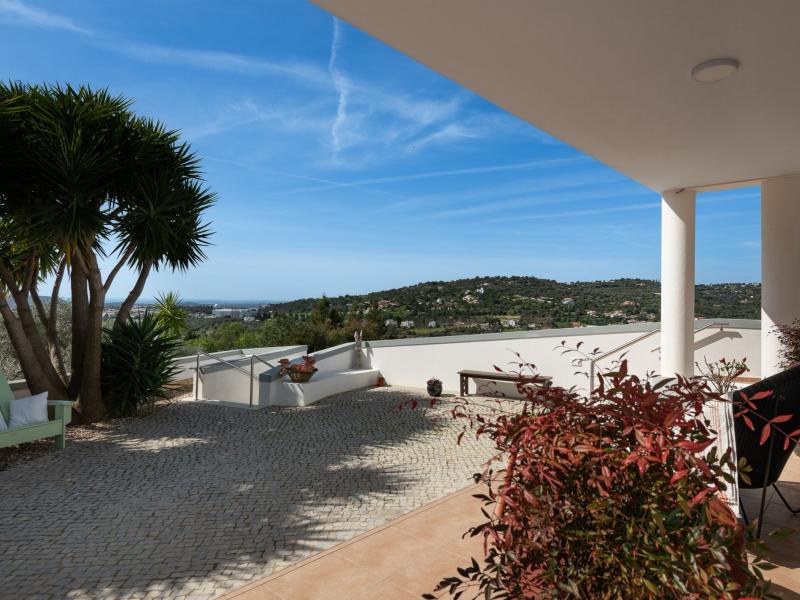 Impressively Spacious Luxury 3 Bedroom Villa in Loulé with Sea Views , Loule 