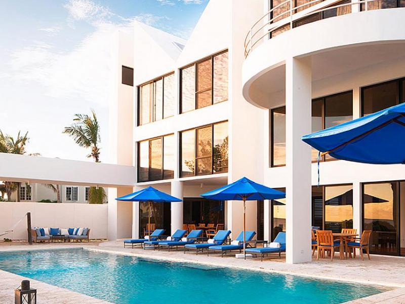 Antilles Pearl at Altamer , Shoal Bay 