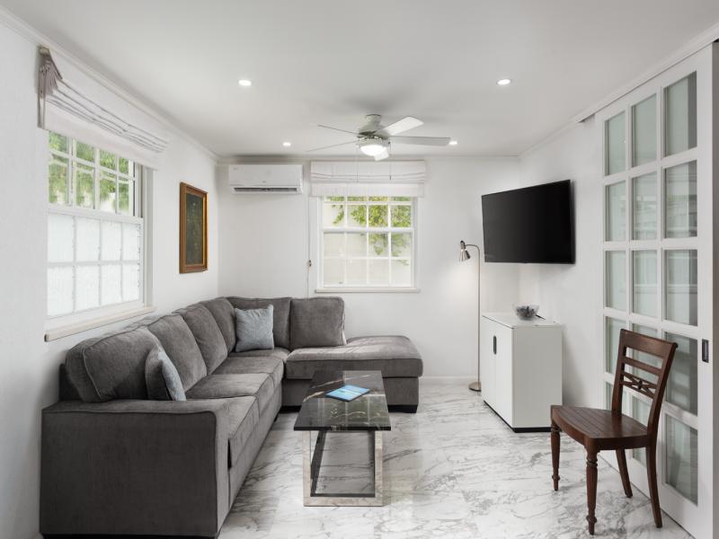 Starbury House- Beachfront , Beach Front , Holetown , St James , West Coast 