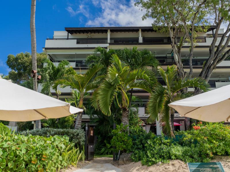 Coral Cove 10 , Beach Front , Coral Cove , St James , West Coast 