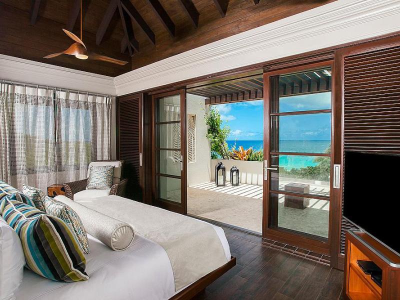 Villa Nevaeh, Beachfront , Long Bay 