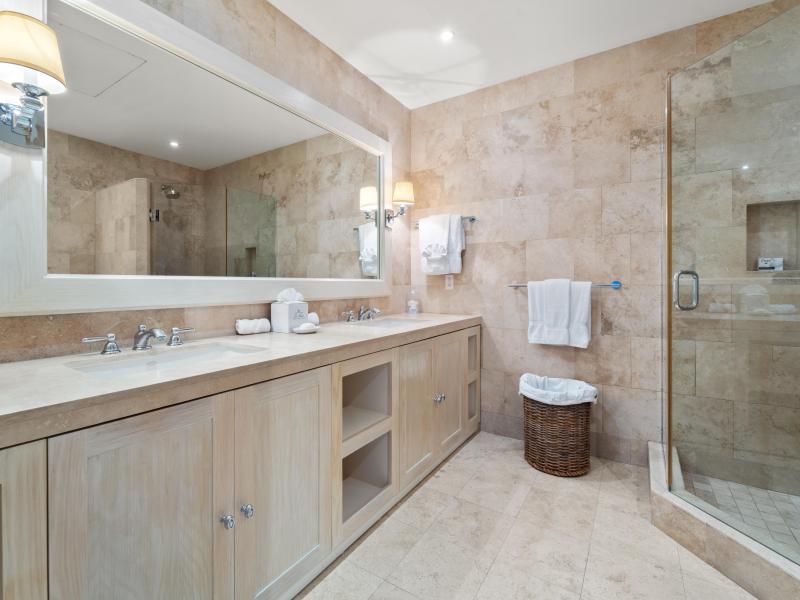 Sandy Cove 501 Penthouse - Beachfront , Beach Front , Sandy Cove , St James , West Coast 