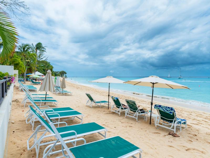 Coral Cove 1 , Beach Front , Paynes Bay , St James , West Coast 