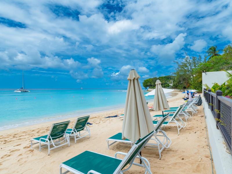 Coral Cove 1 , Beach Front , Paynes Bay , St James , West Coast 