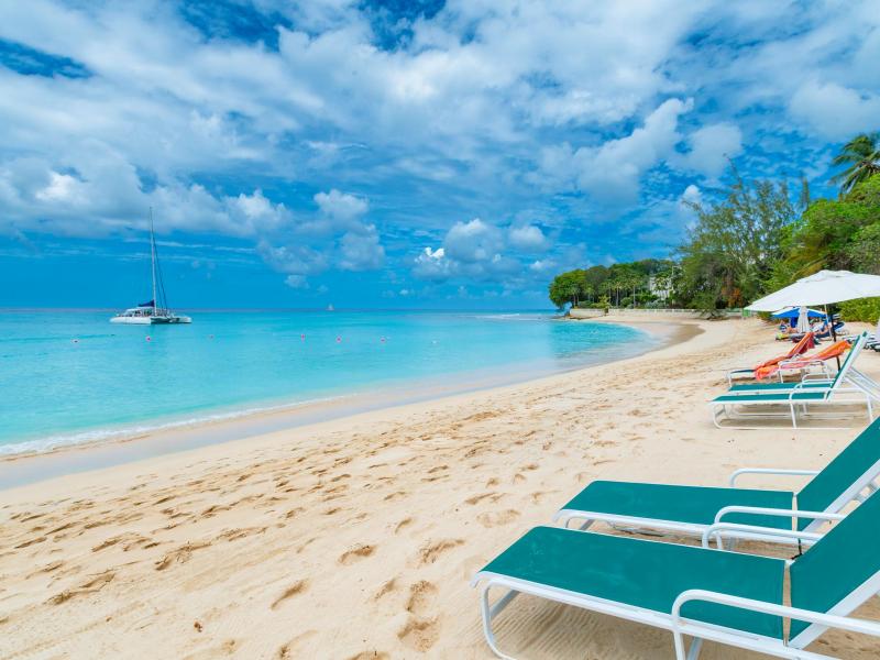 Coral Cove 1 , Beach Front , Paynes Bay , St James , West Coast 