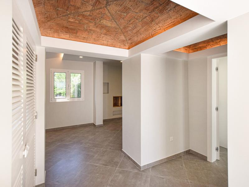 Stylish Renovated Townhouse for Sale , Algarve , Vilamoura 