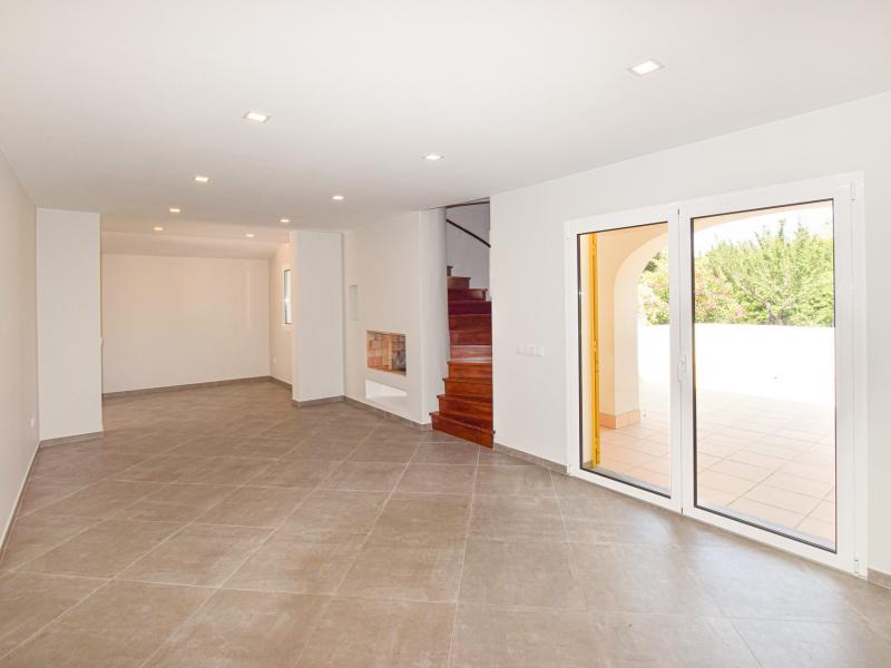 Stylish Renovated Townhouse for Sale , Algarve , Vilamoura 