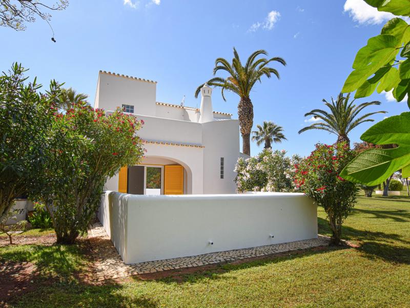Stylish Renovated Townhouse for Sale , Algarve , Vilamoura 