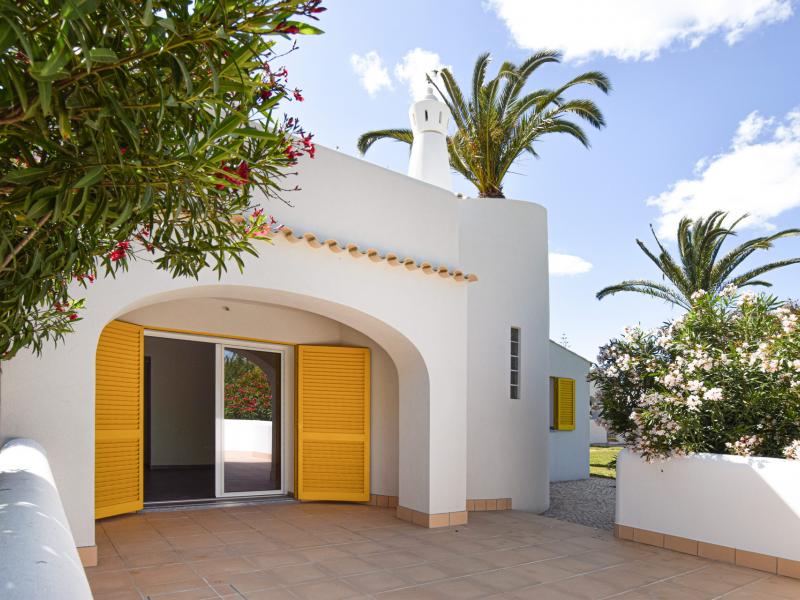 Stylish Renovated Townhouse for Sale , Algarve , Vilamoura 