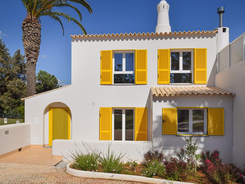 Stylish Renovated Townhouse for Sale , Algarve , Vilamoura 