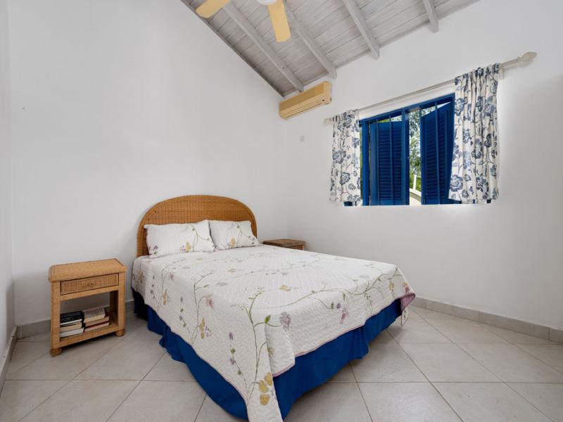 Sunset Blue , Holetown , St James , West Coast 