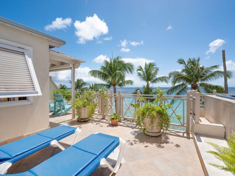 Reeds House Penthouse 11 , Beach Front , Reeds Bay , Reeds House , St James , West Coast 