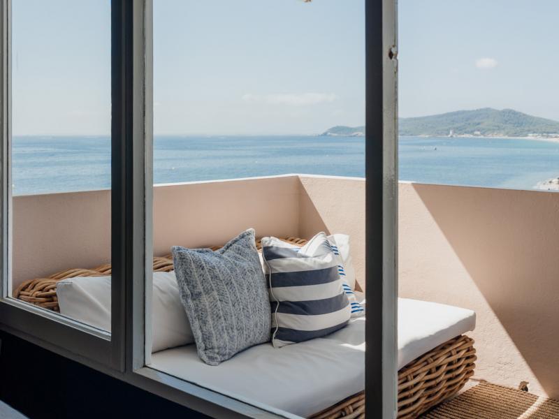Beachfront Apartment for Sale in Figueretas, Ibiza Town , Ibiza Town 