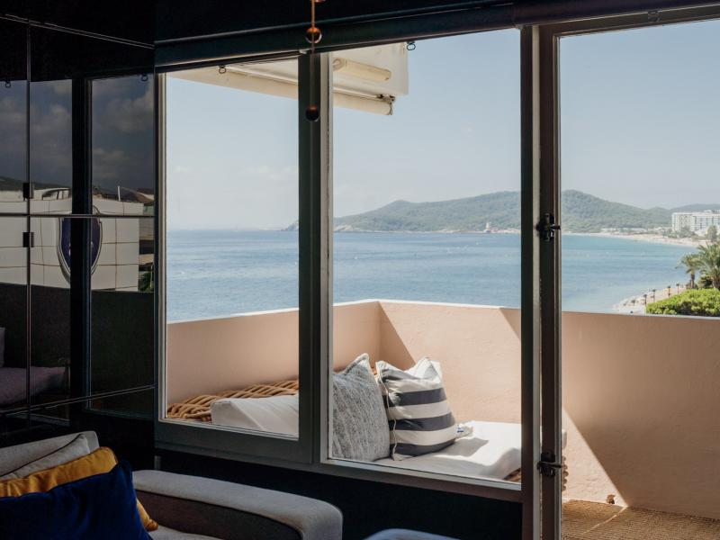 Beachfront Apartment for Sale in Figueretas, Ibiza Town , Ibiza Town 