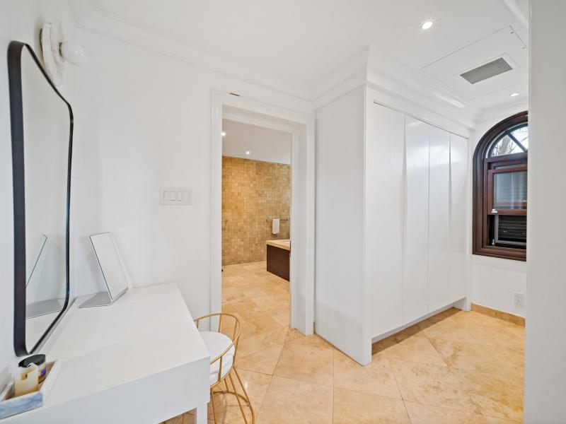 Sandy Cove 101- Beachfront , Beach Front , Paynes Bay , Sandy Cove , St James , West Coast 