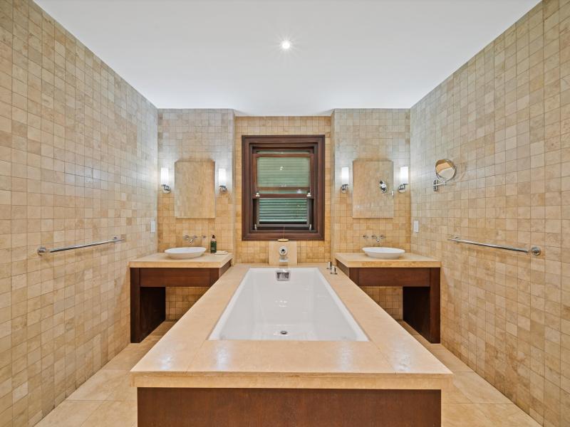 Sandy Cove 101- Beachfront , Beach Front , Paynes Bay , Sandy Cove , St James , West Coast 