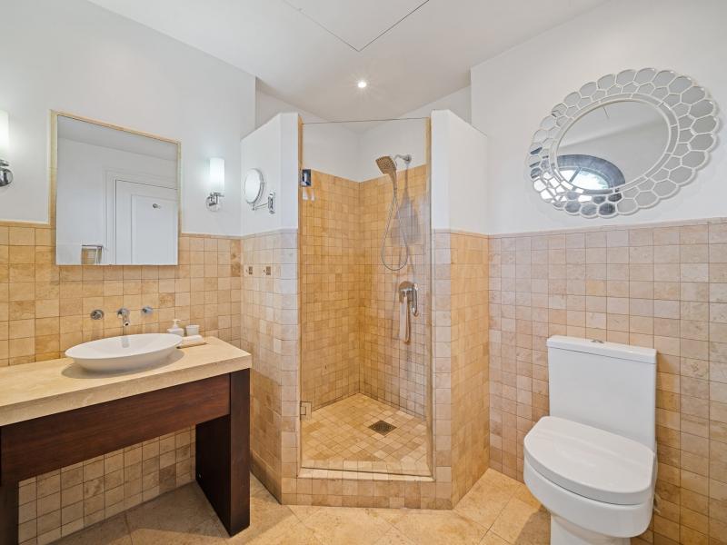 Sandy Cove 101- Beachfront , Beach Front , Paynes Bay , Sandy Cove , St James , West Coast 