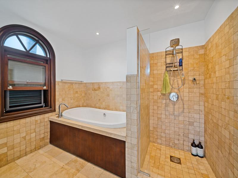 Sandy Cove 101- Beachfront , Beach Front , Paynes Bay , Sandy Cove , St James , West Coast 