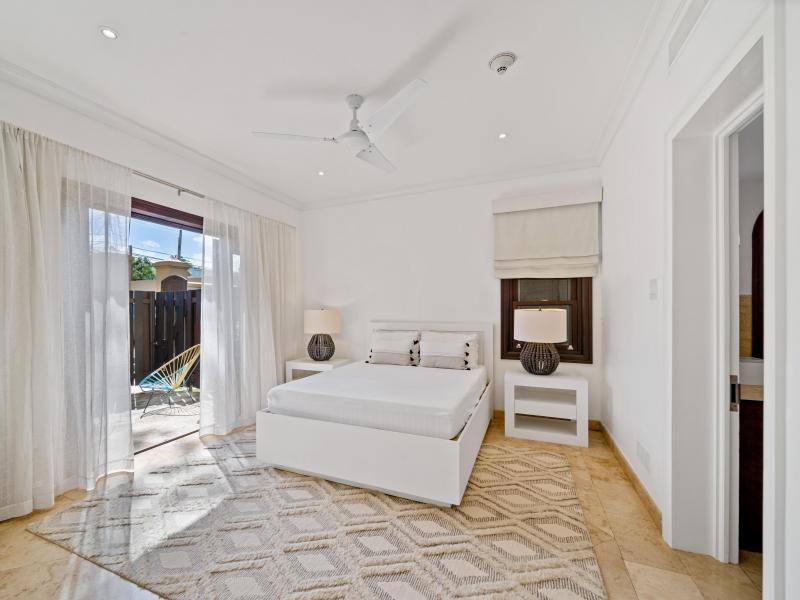 Sandy Cove 101- Beachfront , Beach Front , Paynes Bay , Sandy Cove , St James , West Coast 