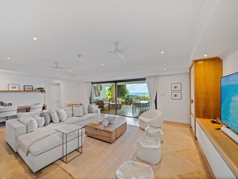 Sandy Cove 101- Beachfront , Beach Front , Paynes Bay , Sandy Cove , St James , West Coast 