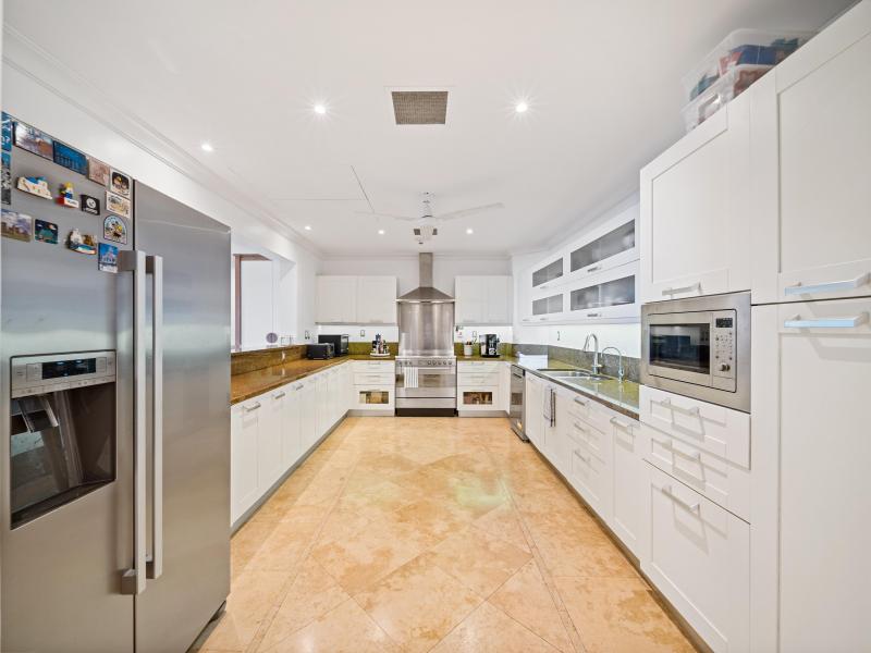 Sandy Cove 101- Beachfront , Beach Front , Paynes Bay , Sandy Cove , St James , West Coast 