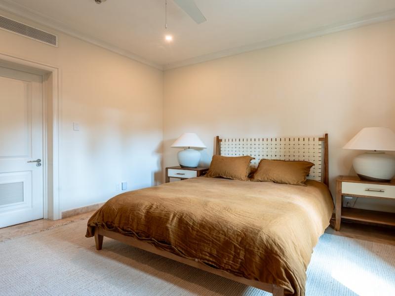 Beachfront - Sandy Cove 102 , Beach Front , Paynes Bay , Sandy Cove , St James , West Coast 