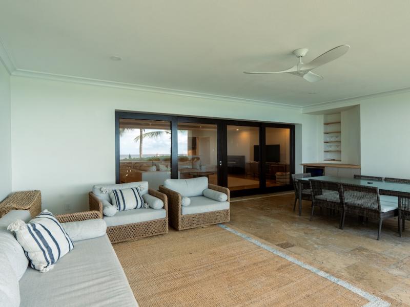 Beachfront - Sandy Cove 102 , Beach Front , Paynes Bay , Sandy Cove , St James , West Coast 