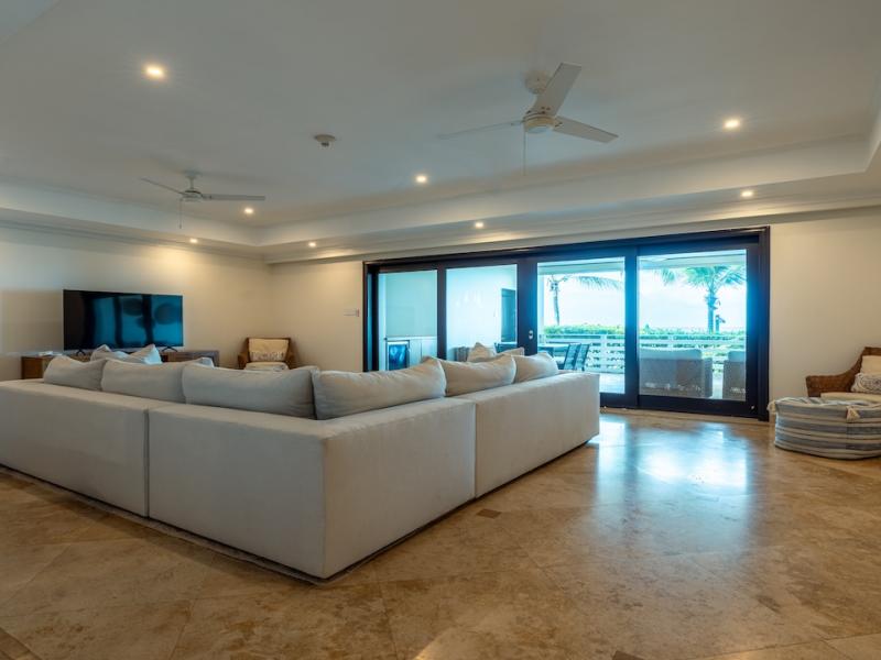 Beachfront - Sandy Cove 102 , Beach Front , Paynes Bay , Sandy Cove , St James , West Coast 