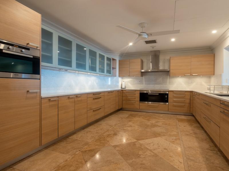 Beachfront - Sandy Cove 102 , Beach Front , Paynes Bay , Sandy Cove , St James , West Coast 