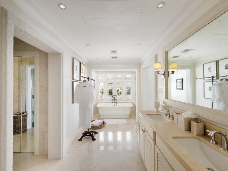 Sandy Cove 501 Penthouse - Beachfront , Beach Front , Sandy Cove , St James , West Coast 